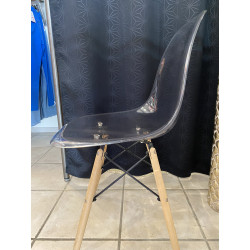 Chaise en plexi
